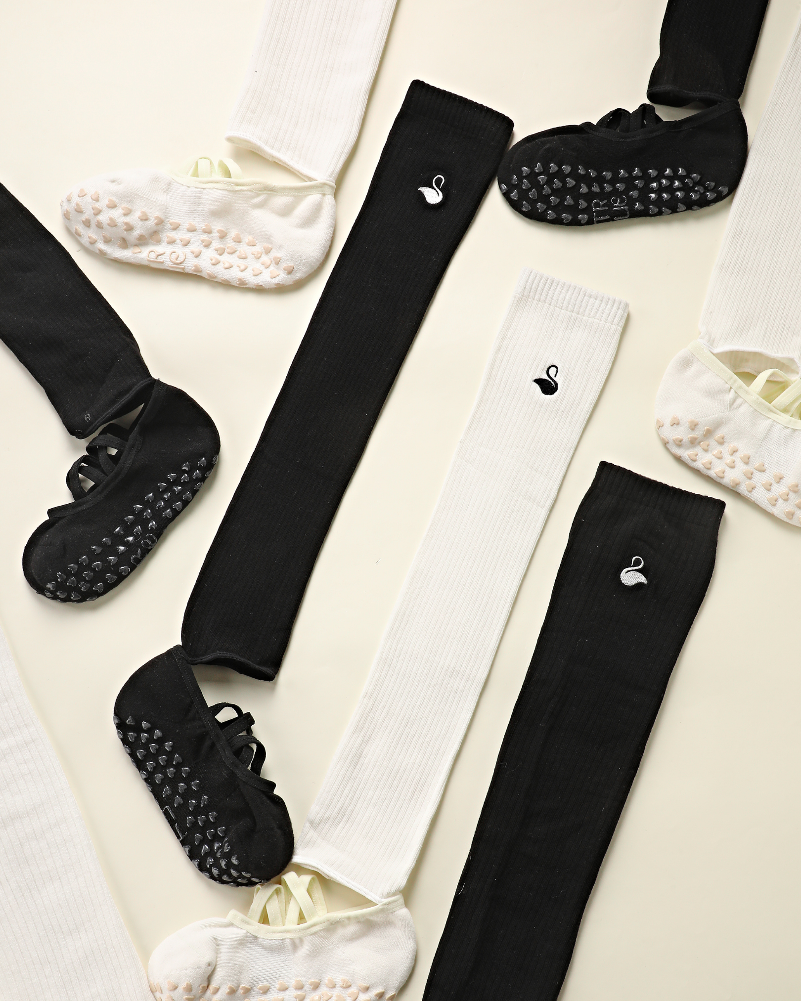 Elongé Ballet Ballet Grip Socks Bundle — Ivory & Black