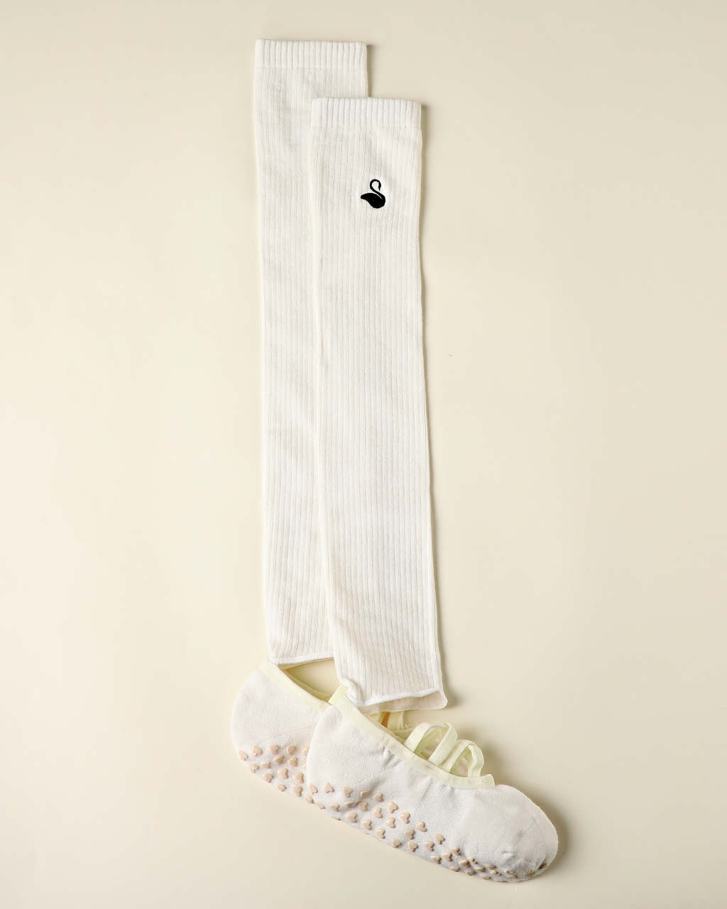 Elongé Ballet Ballet Grip Socks Bundle — Ivory & Black