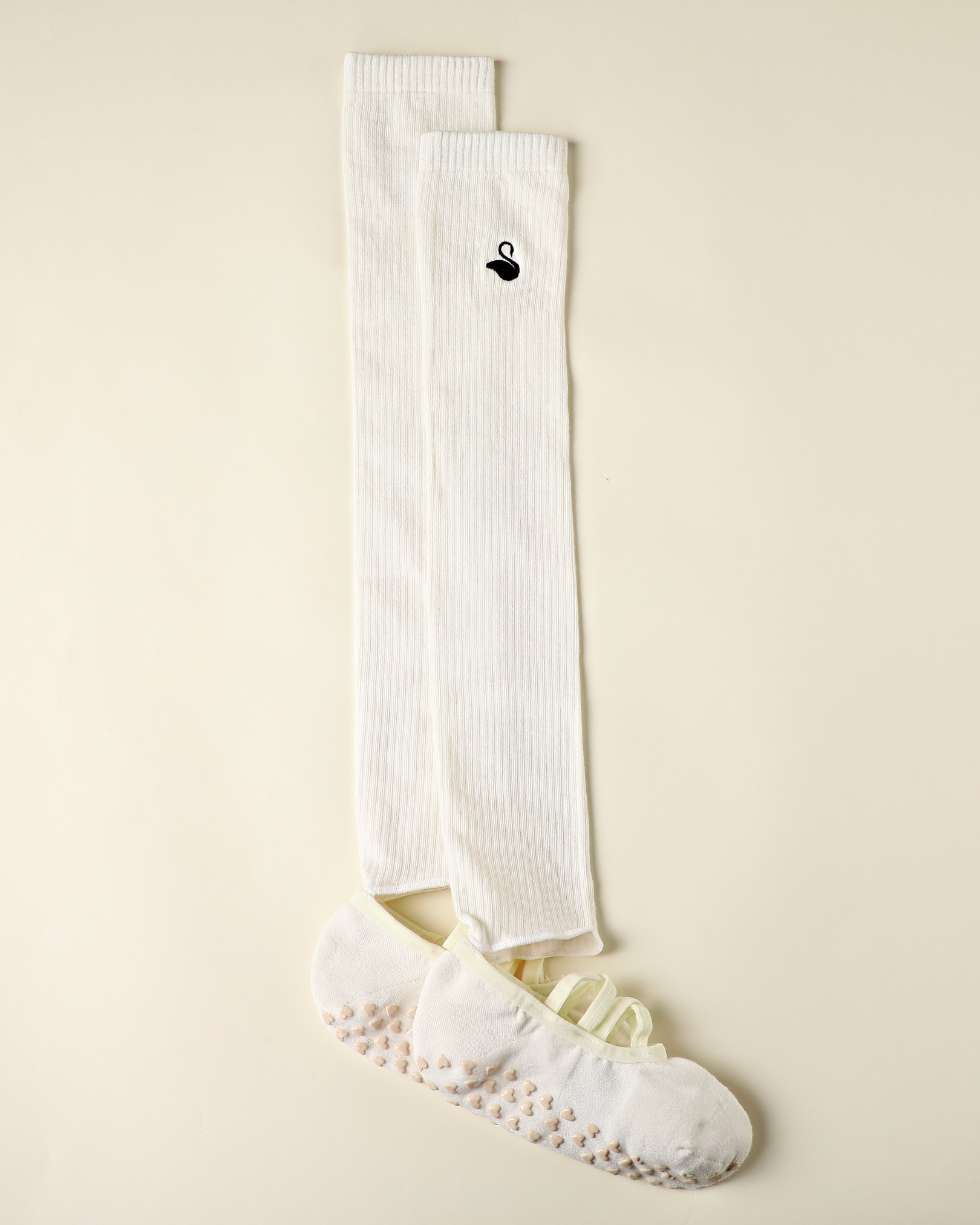Elongé Ballet Ballet Grip Socks Bundle — Ivory & Black