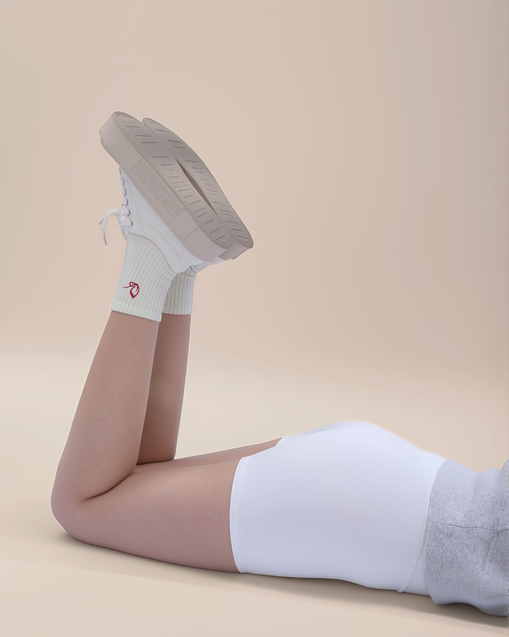 Signature TRUE Crew Grip Socks in Cream