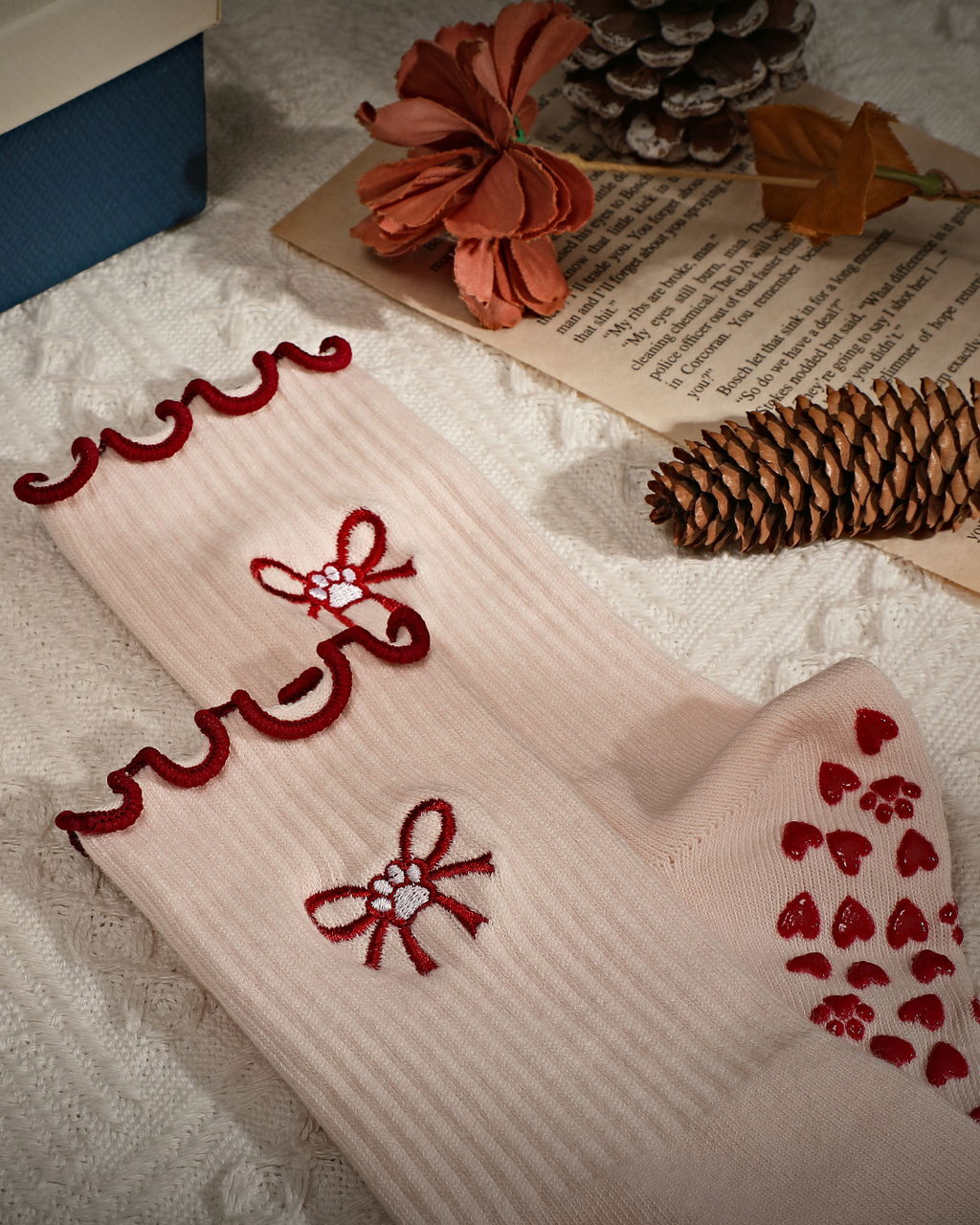 Pawliday Frilly Crew Grip Socks in Snow Cream
