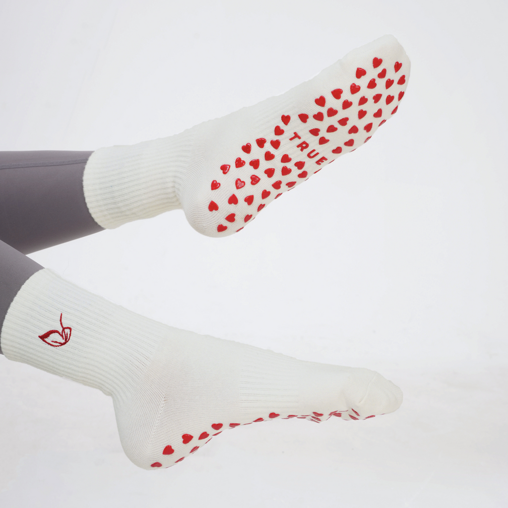 Signature TRUE Crew Grip Socks in Milk White