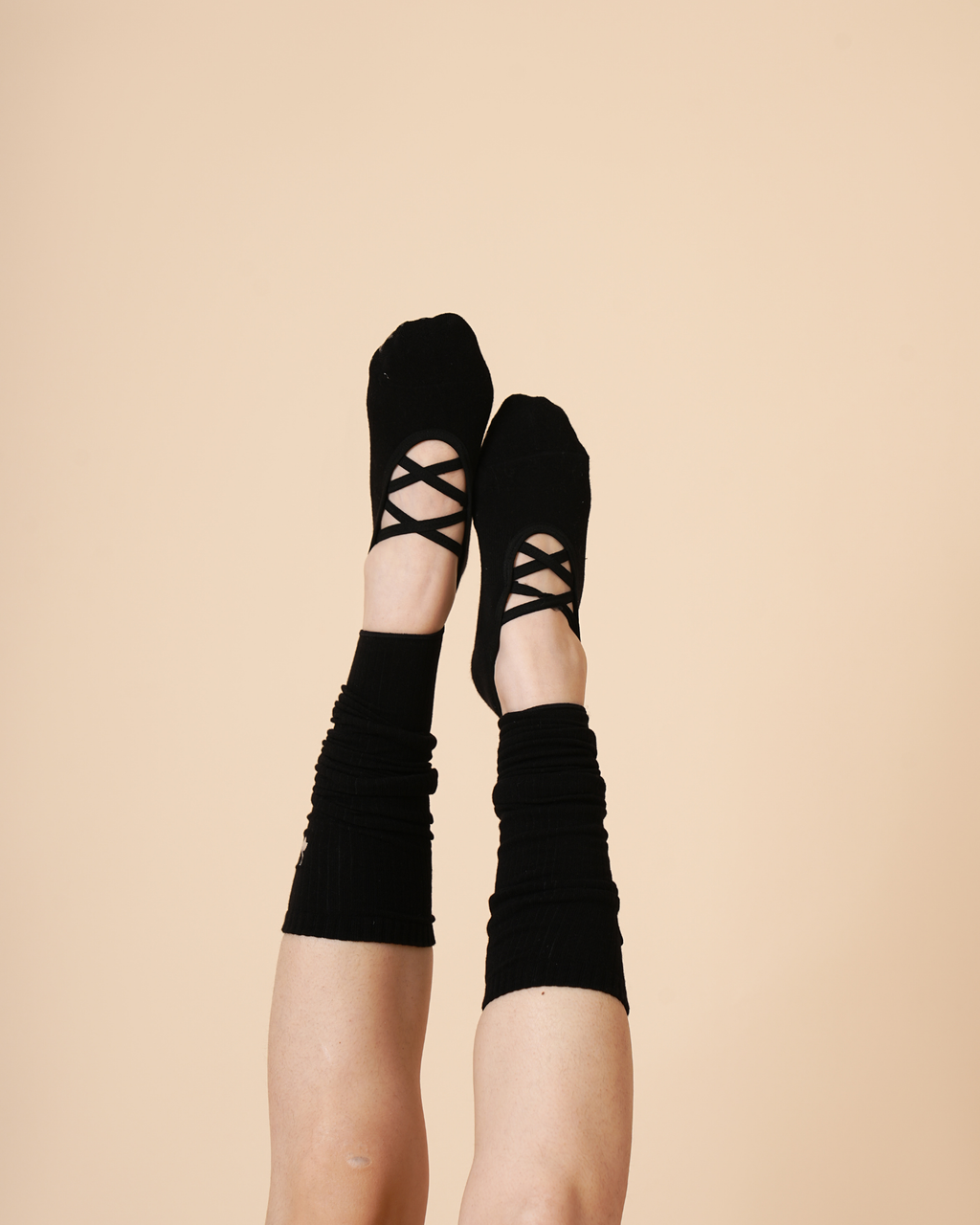 Elongé Ballet Grip Socks in Black