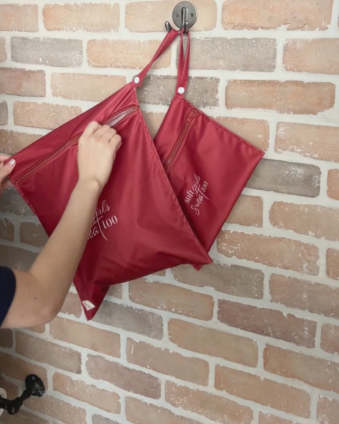 2pc Water-Resistant Sweatbag in Heartbeat Red